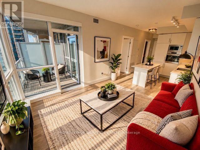 1003 - 88 Cumberland Street, Toronto, Ontario M5R 1A3 - Photo 2 - C13832974