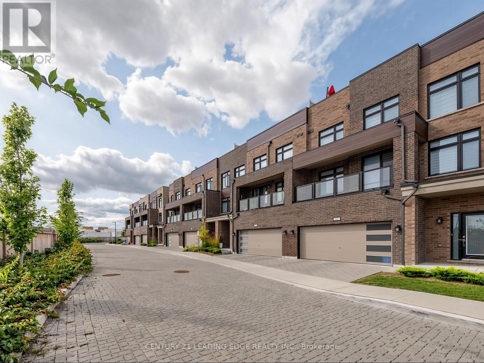 808 - 1865 PICKERING PARKWAY, Pickering, Ontario