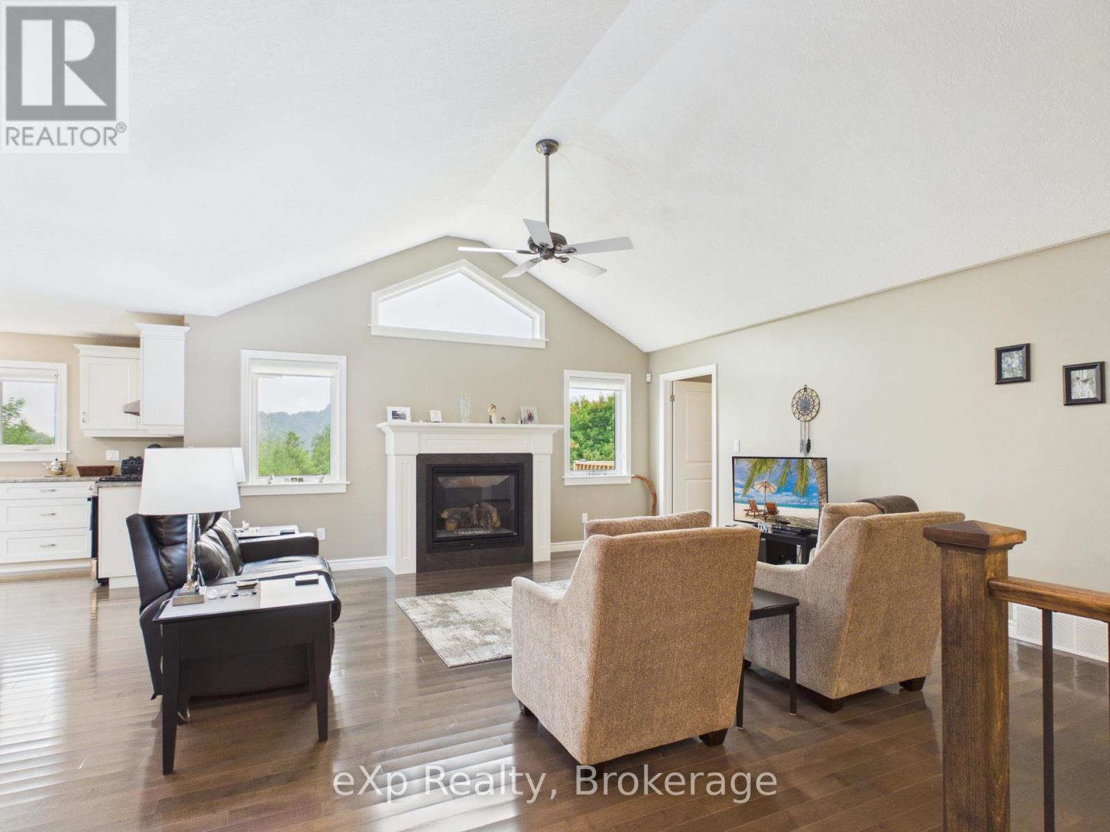 207 Edmund Street, West Grey, Ontario  N0G 1C0 - Photo 5 - X13832990