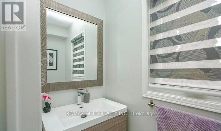 95 Lent Crescent, Brampton, Ontario L6Y 4X7 - Photo 12 - W13828504