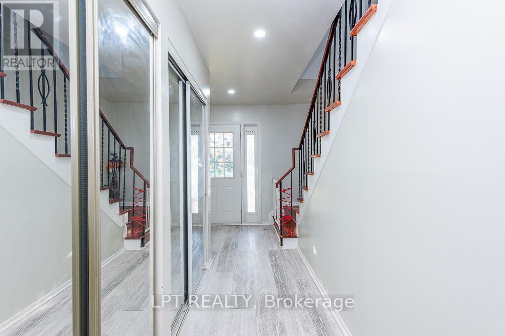 111 Dearbourne Boulevard, Brampton, Ontario  L6T 1J8 - Photo 12 - W13831032