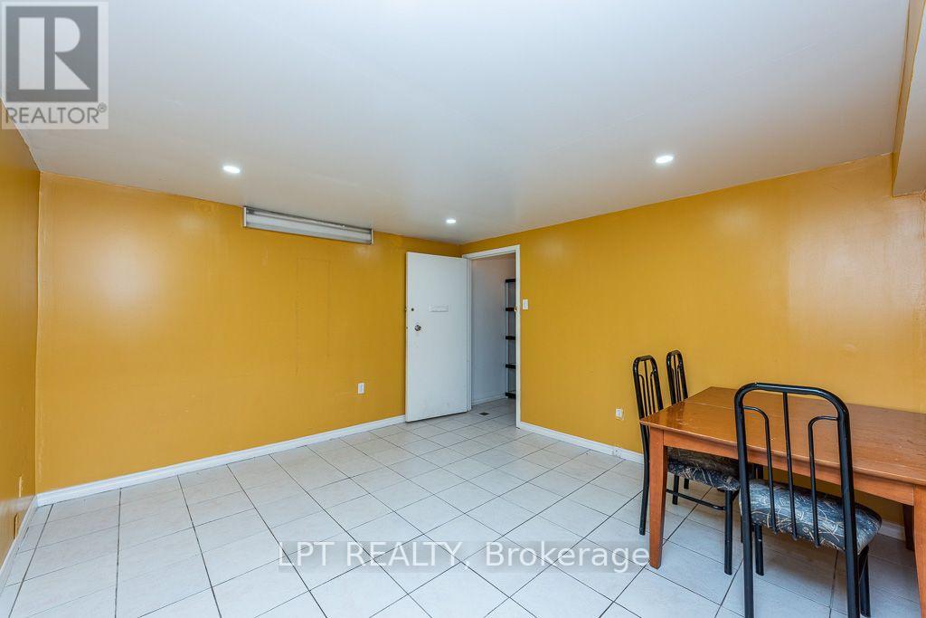 111 Dearbourne Boulevard, Brampton, Ontario  L6T 1J8 - Photo 32 - W13831032