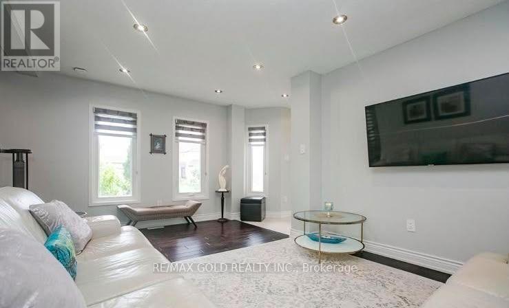 95 Lent Crescent, Brampton, Ontario L6Y 4X7 - Photo 18 - W13828504