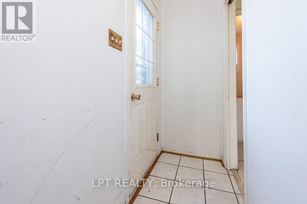 111 Dearbourne Boulevard, Brampton, Ontario  L6T 1J8 - Photo 40 - W13831032