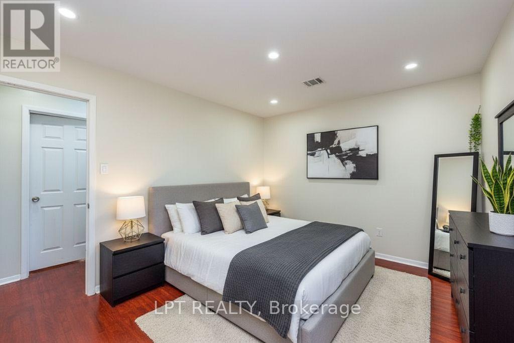 111 Dearbourne Boulevard, Brampton, Ontario  L6T 1J8 - Photo 23 - W13831032
