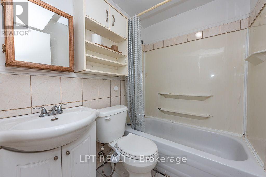 111 Dearbourne Boulevard, Brampton, Ontario  L6T 1J8 - Photo 37 - W13831032