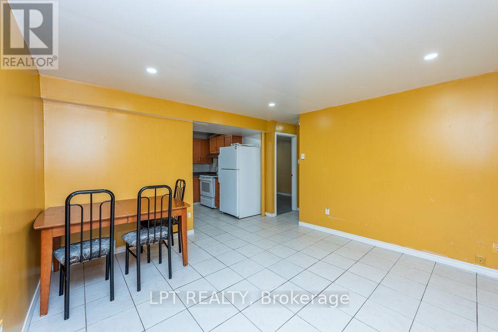 111 Dearbourne Boulevard, Brampton, Ontario  L6T 1J8 - Photo 33 - W13831032