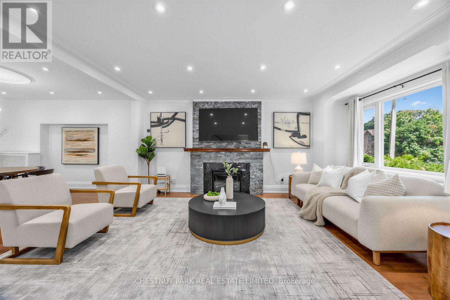 178 Hanna Road, Toronto, Ontario  M4G 2N8 - Photo 4 - C13796982