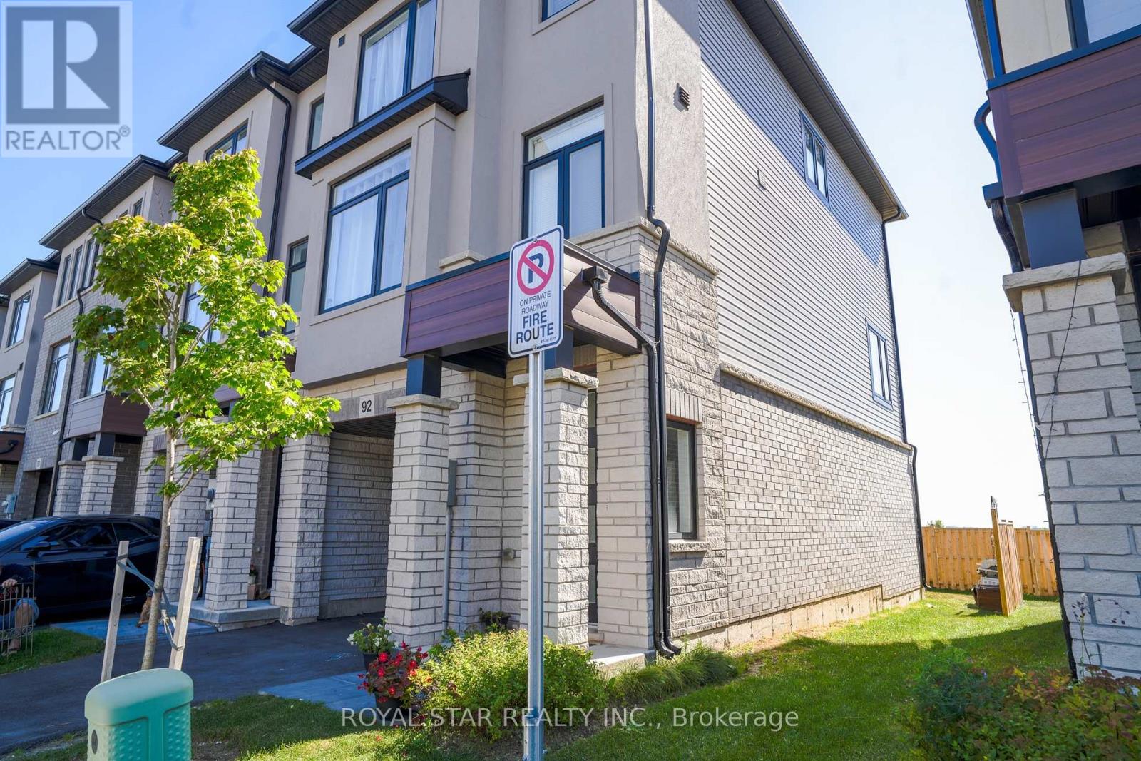 92 - 155 Equestrian Way, Cambridge, Ontario  N3E 0E8 - Photo 3 - X13832996