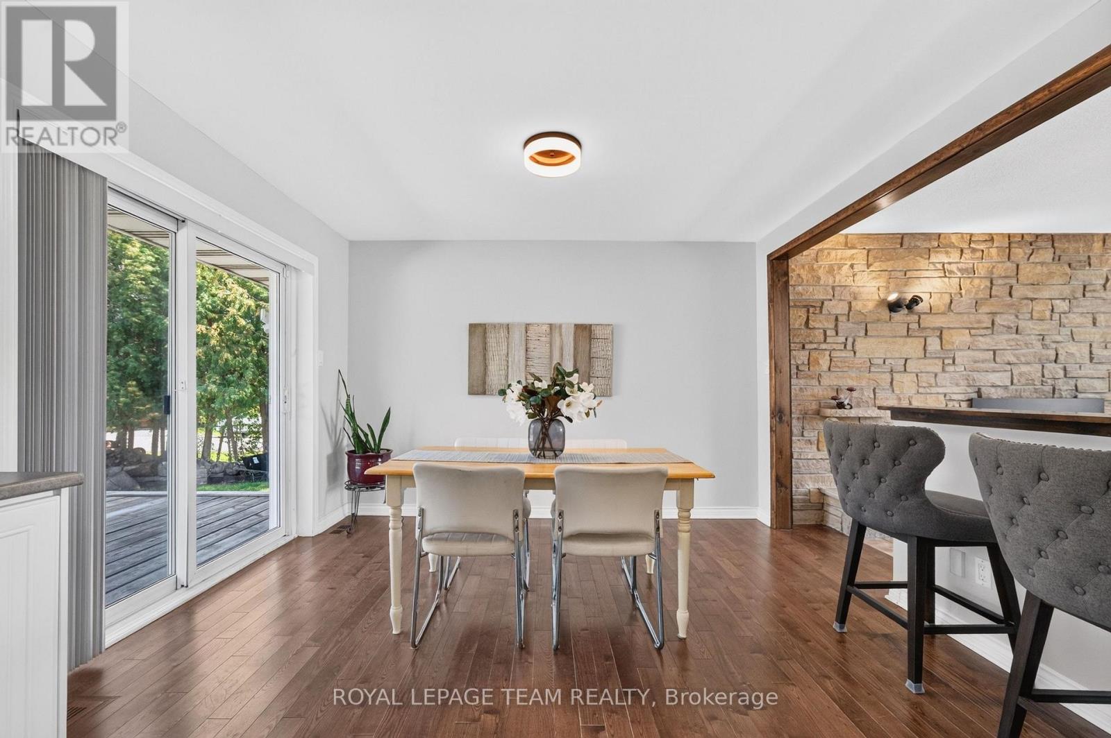 2830 John Shaw Road, Ottawa, Ontario  K0A 2H0 - Photo 17 - X13794246