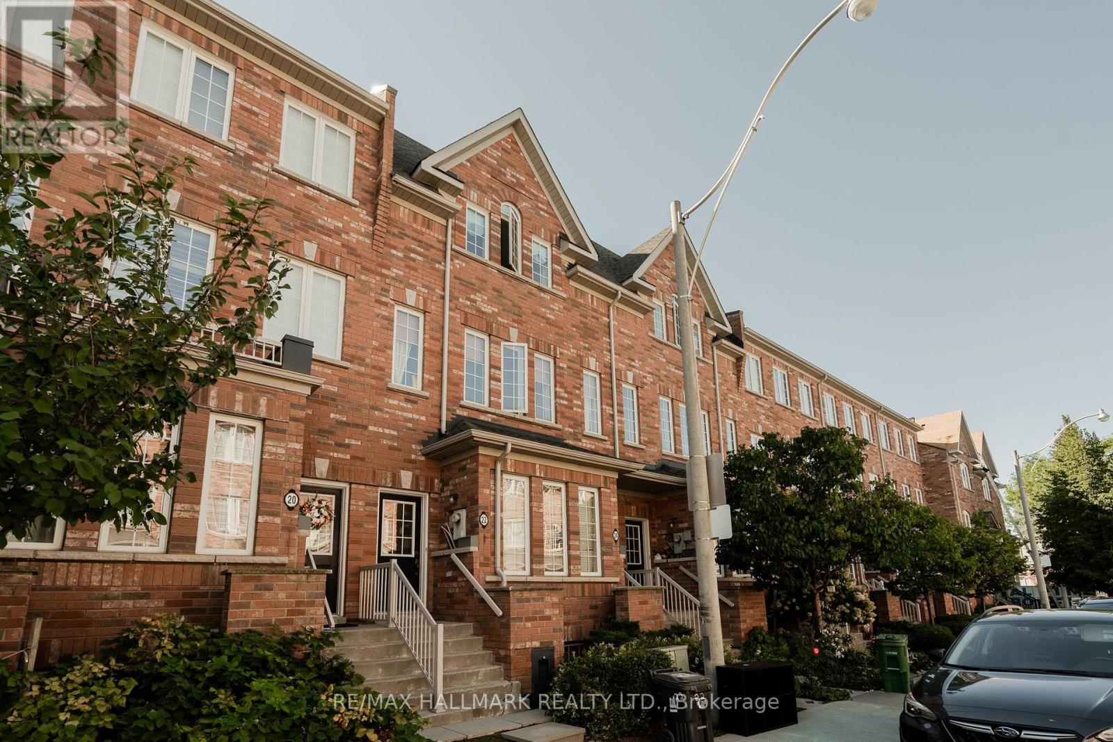 24 CARNAHAN TERRACE, Toronto, Ontario