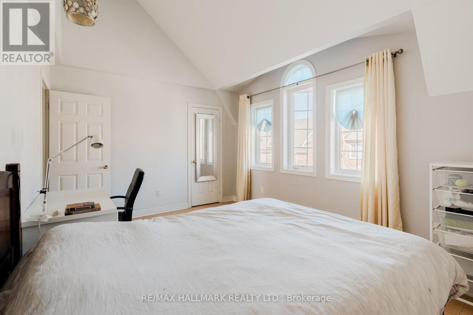 24 Carnahan Terrace, Toronto, Ontario  M4E 0B2 - Photo 12 - E13833010