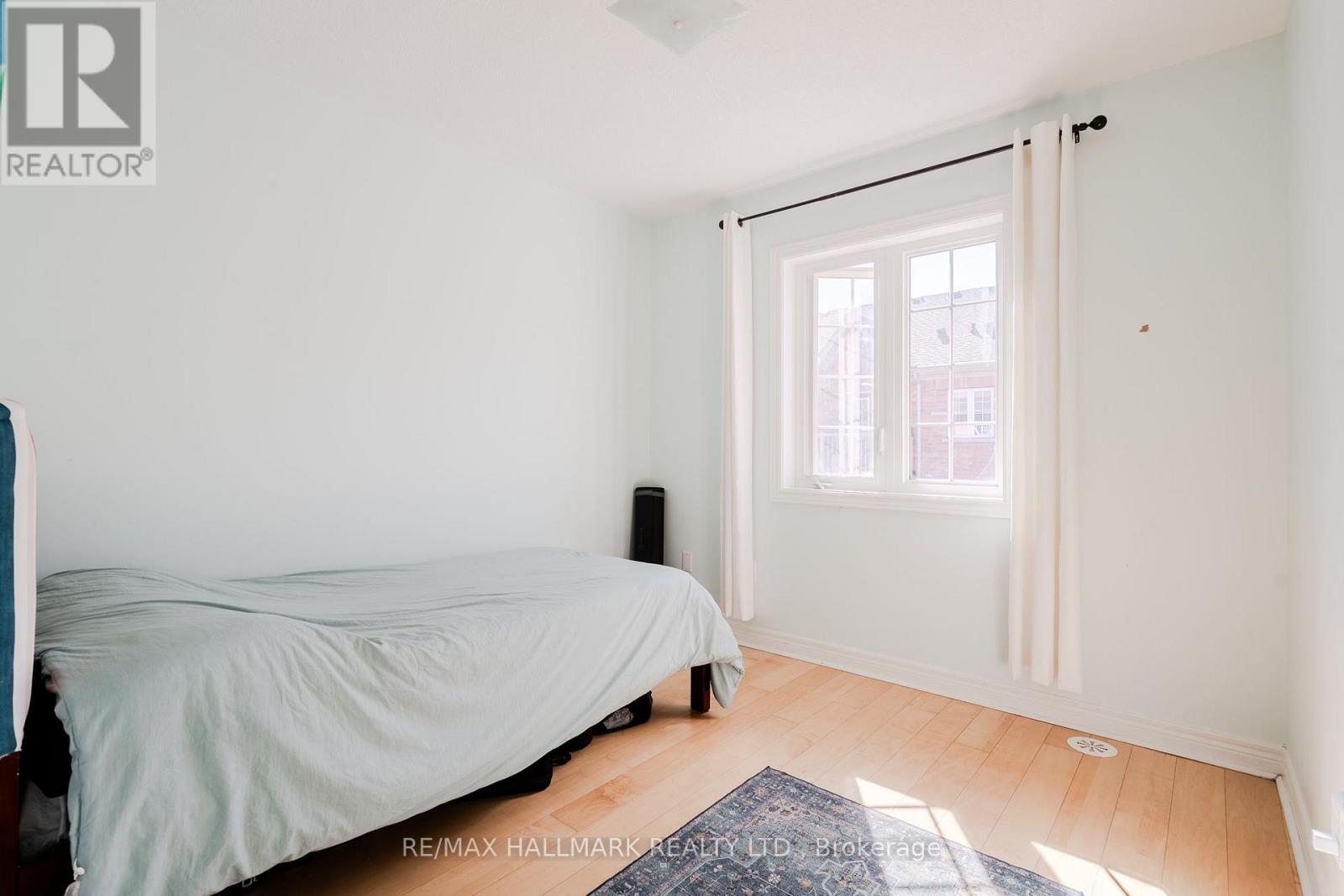 24 Carnahan Terrace, Toronto, Ontario  M4E 0B2 - Photo 14 - E13833010