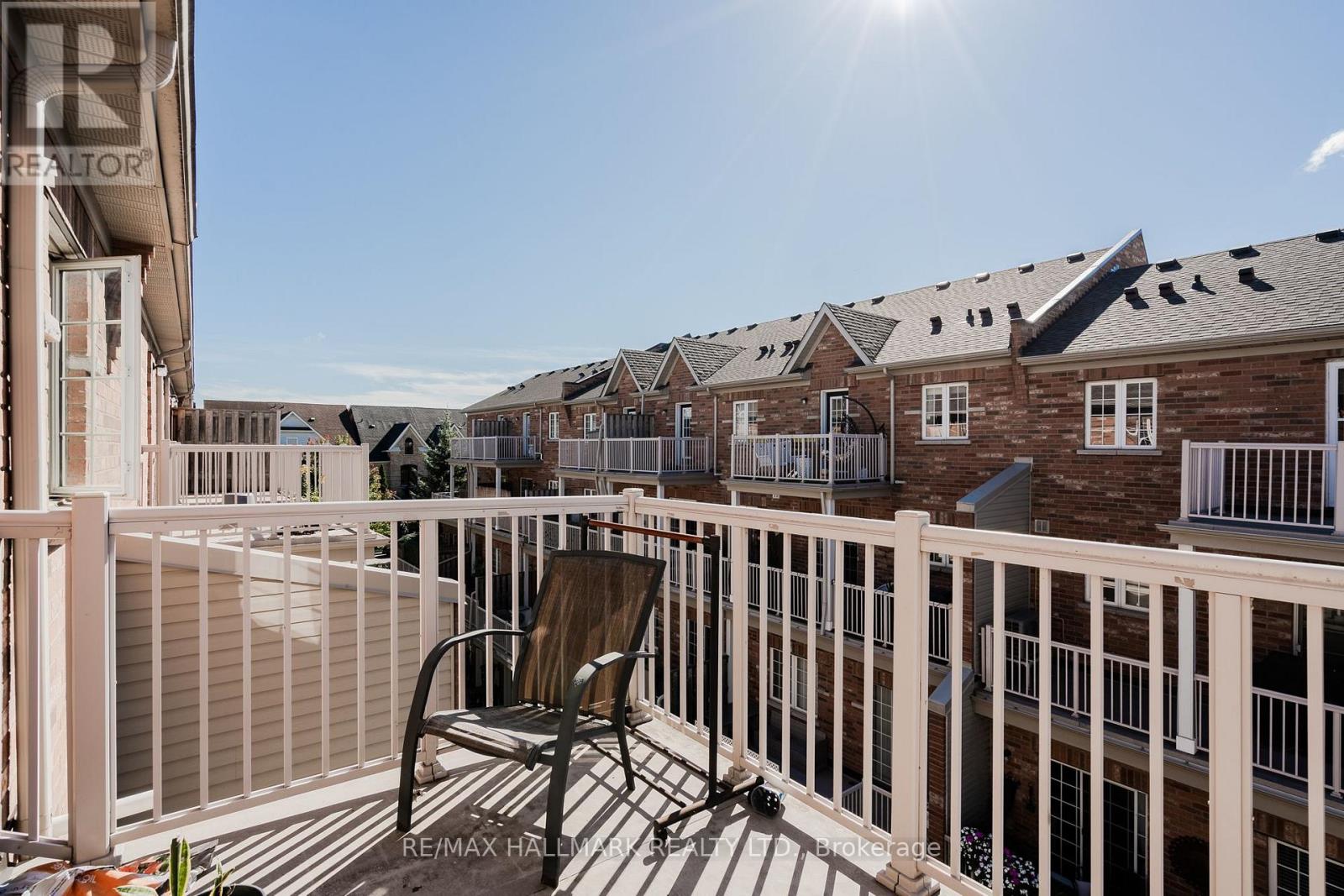 24 Carnahan Terrace, Toronto, Ontario  M4E 0B2 - Photo 17 - E13833010