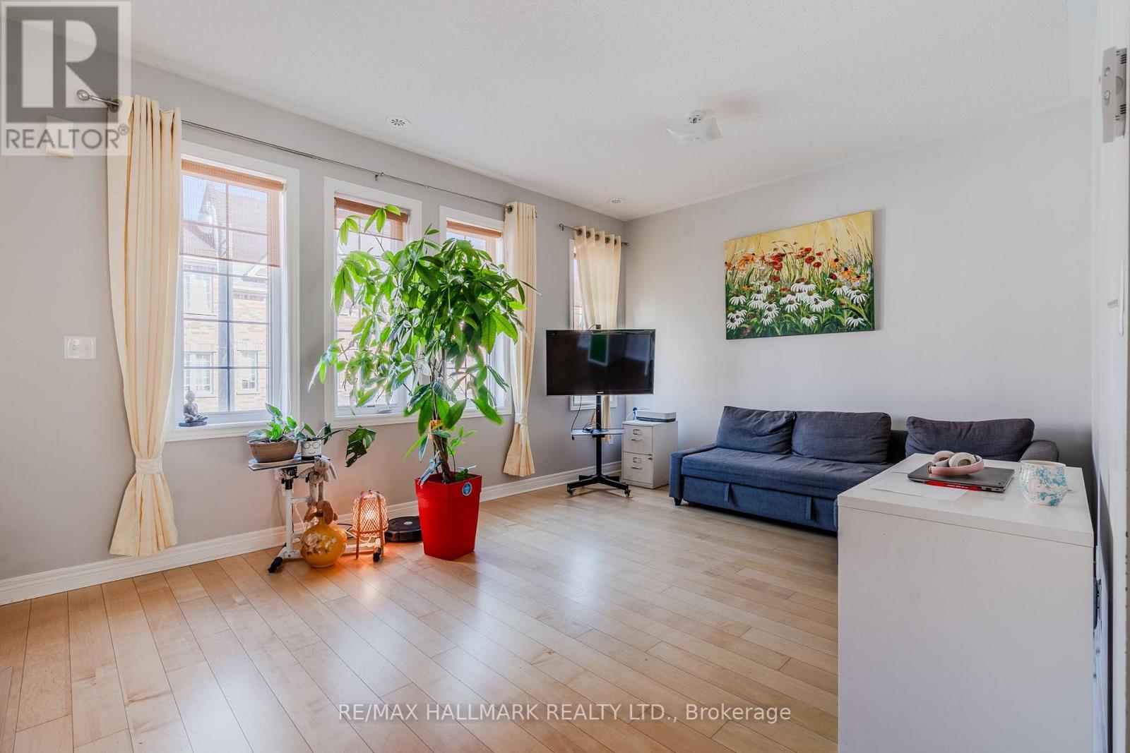24 Carnahan Terrace, Toronto, Ontario  M4E 0B2 - Photo 2 - E13833010