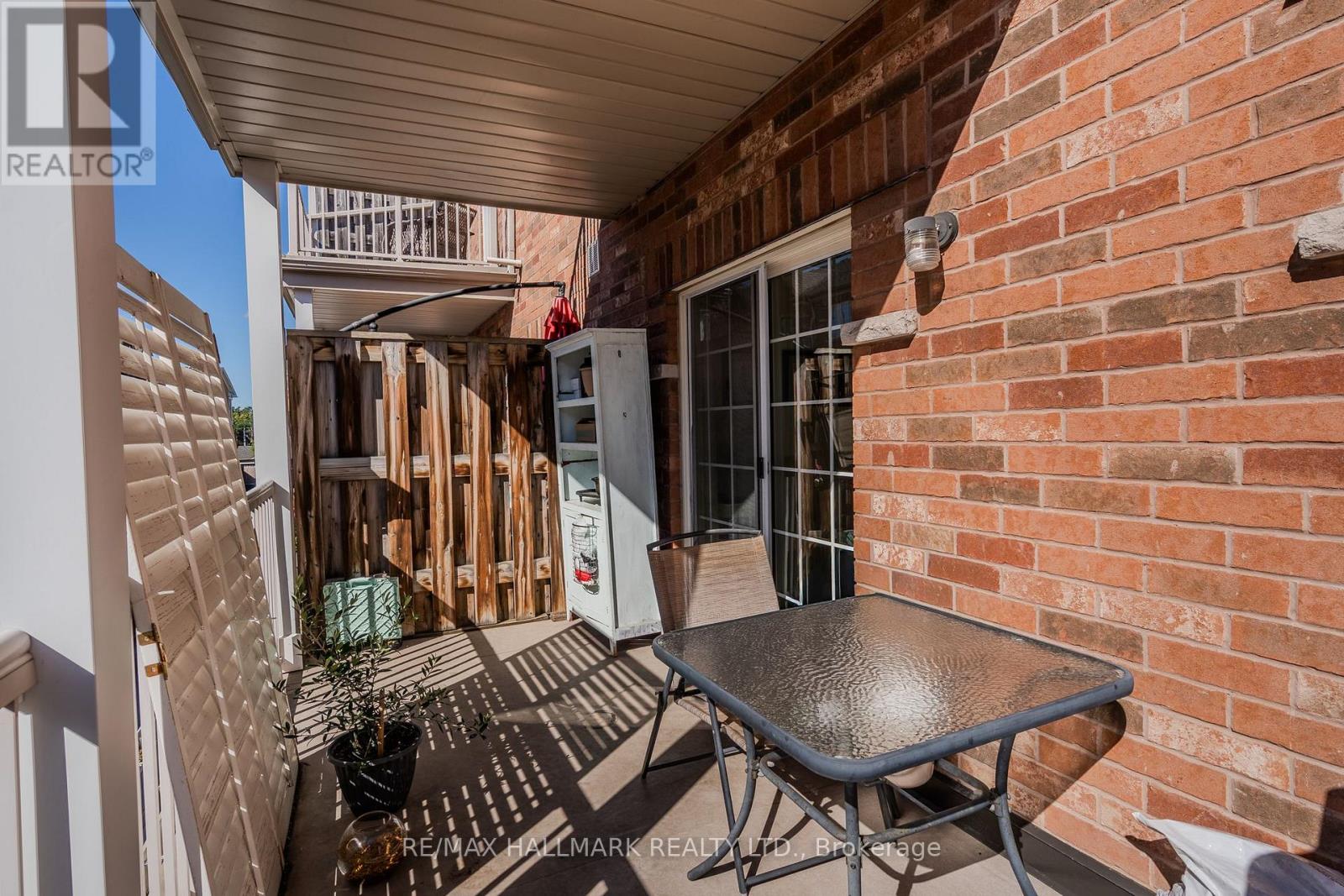 24 Carnahan Terrace, Toronto, Ontario  M4E 0B2 - Photo 9 - E13833010