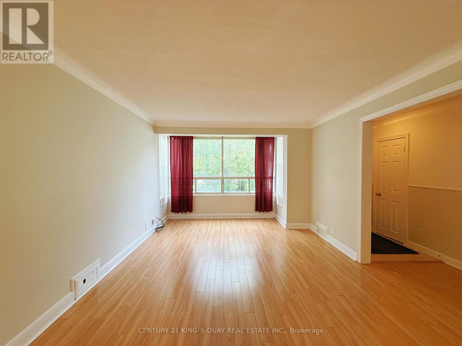 21 Marilyn Avenue, Toronto, Ontario  M1S 1B9 - Photo 4 - E13833014