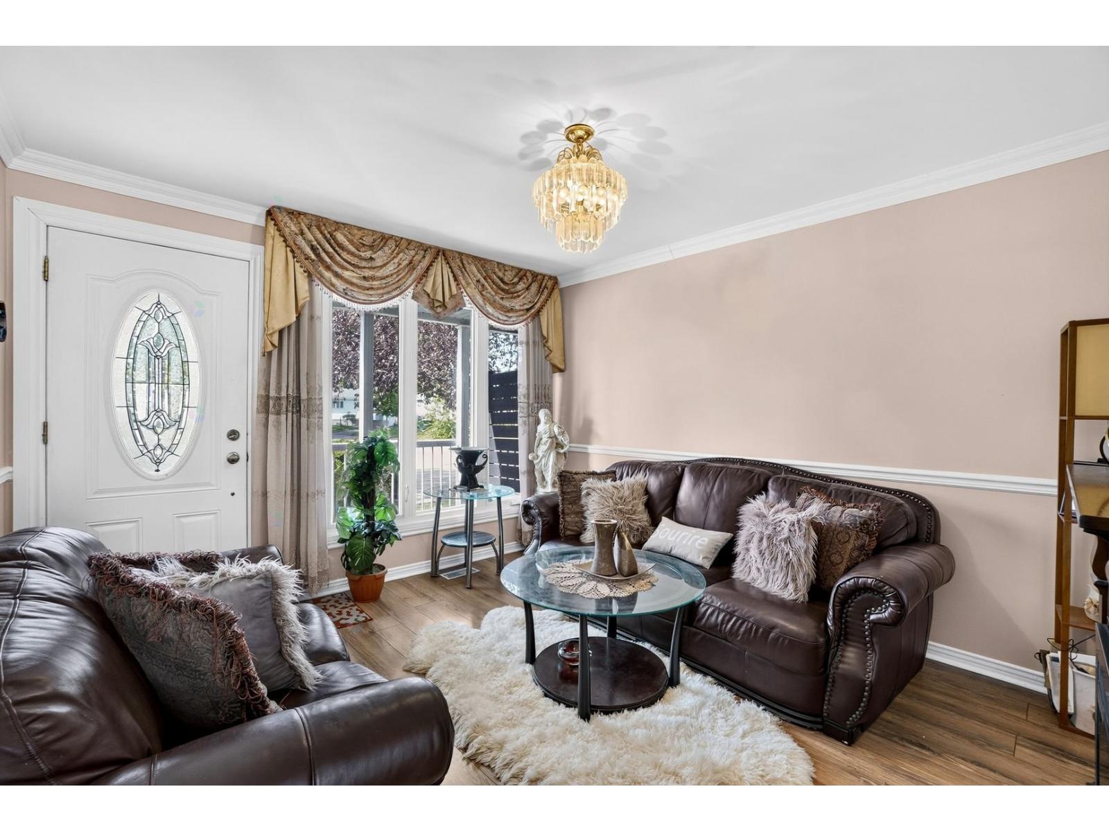 3390 Place Désy Laval (Fabreville) Quebec Canada H7P3J2 3