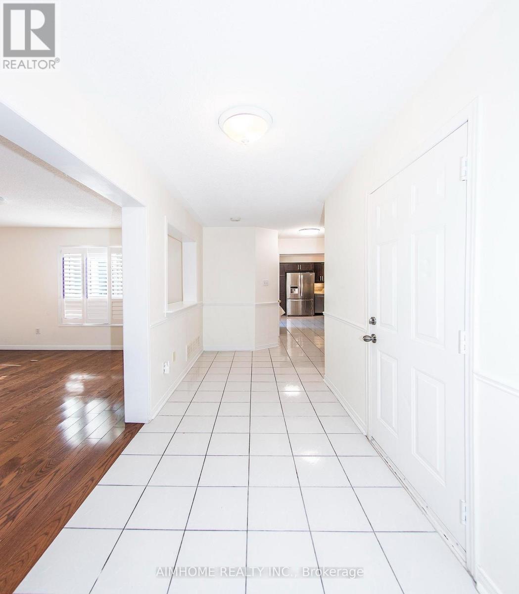 1122 Glen Valley Road, Oakville, Ontario  L6M 3K8 - Photo 2 - W13833036