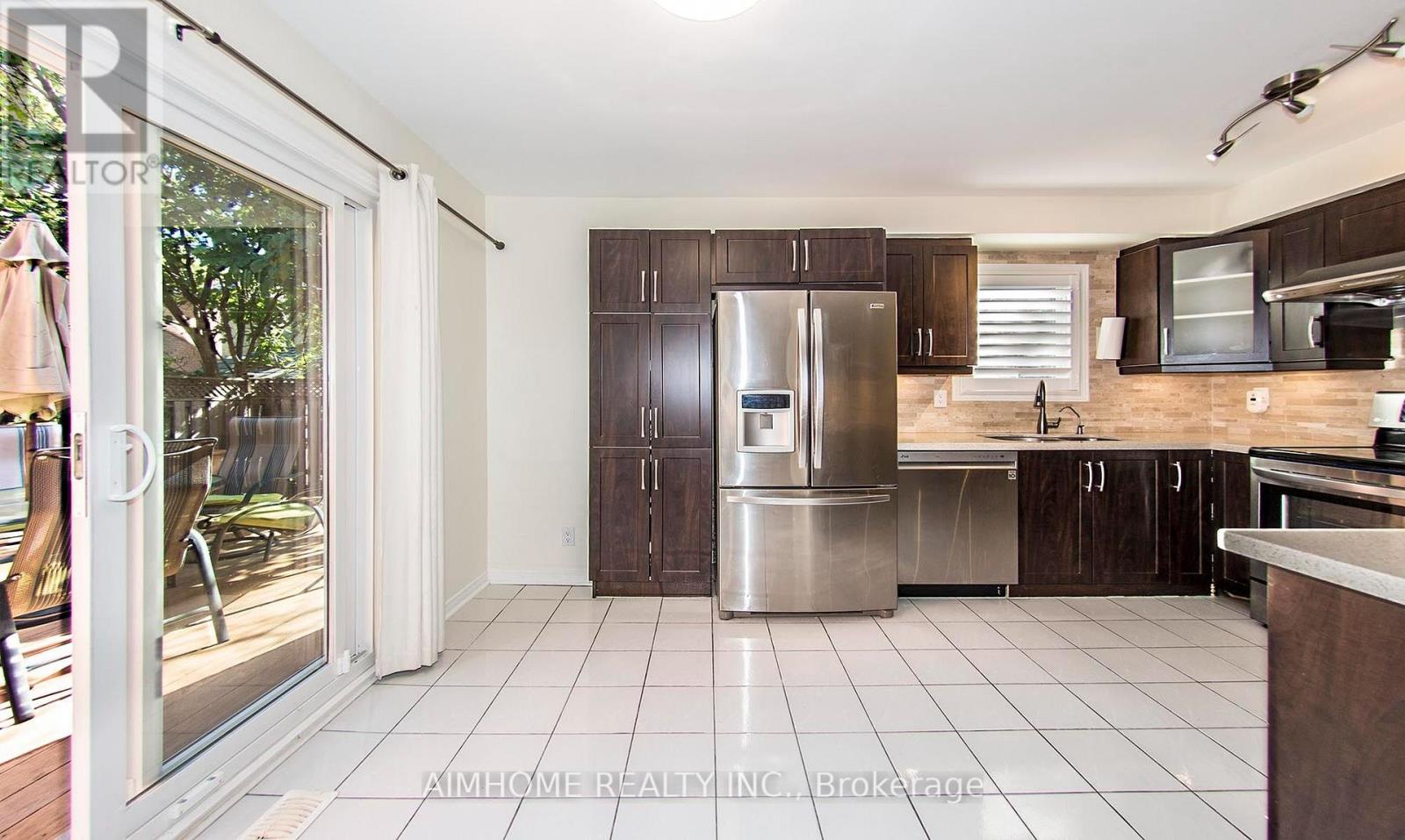 1122 Glen Valley Road, Oakville, Ontario  L6M 3K8 - Photo 5 - W13833036