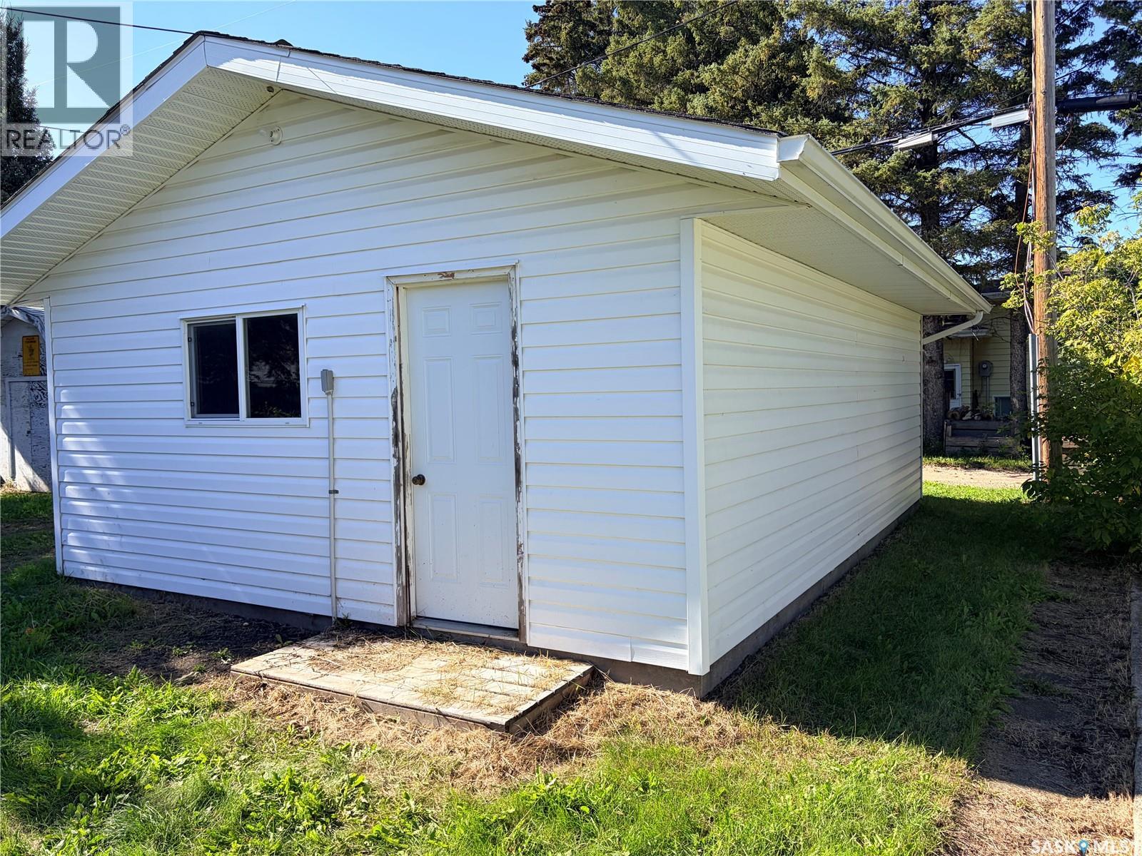 605 Hall Street, Kelvington, Saskatchewan  S0A 1W0 - Photo 32 - SK049645