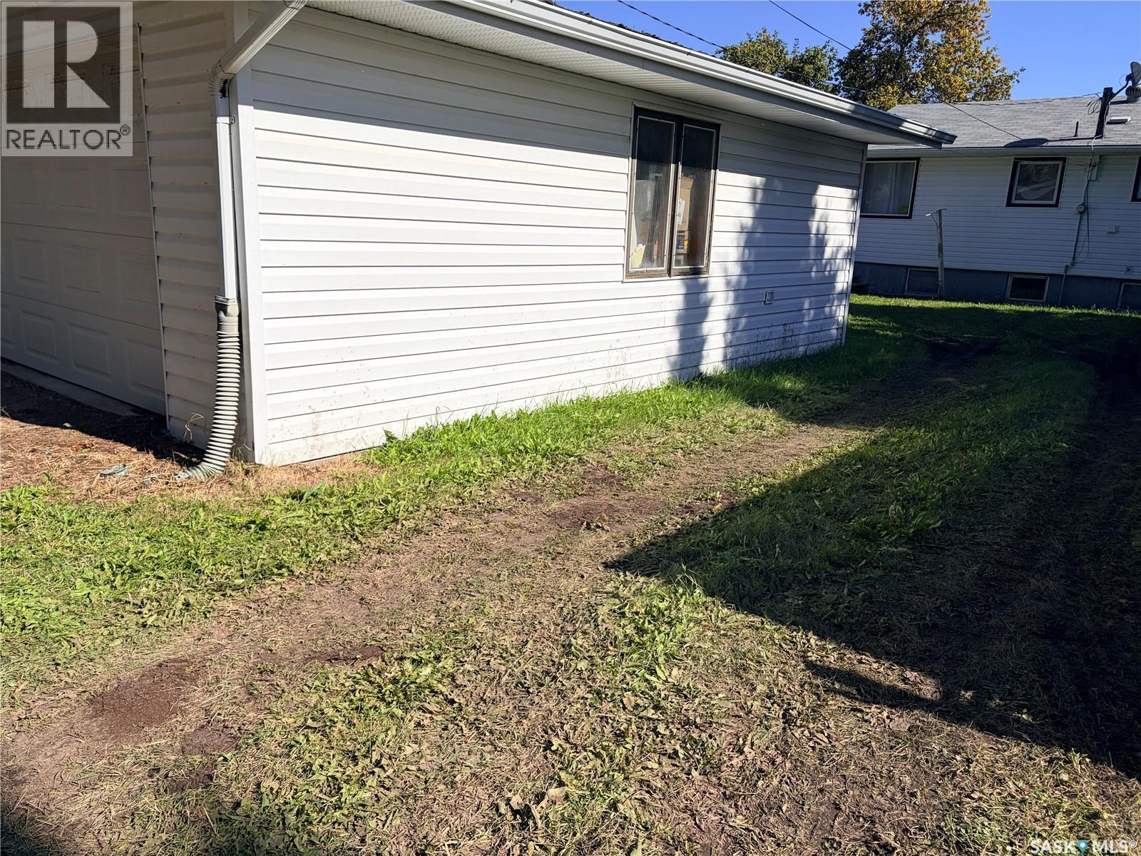 605 Hall Street, Kelvington, Saskatchewan  S0A 1W0 - Photo 34 - SK049645