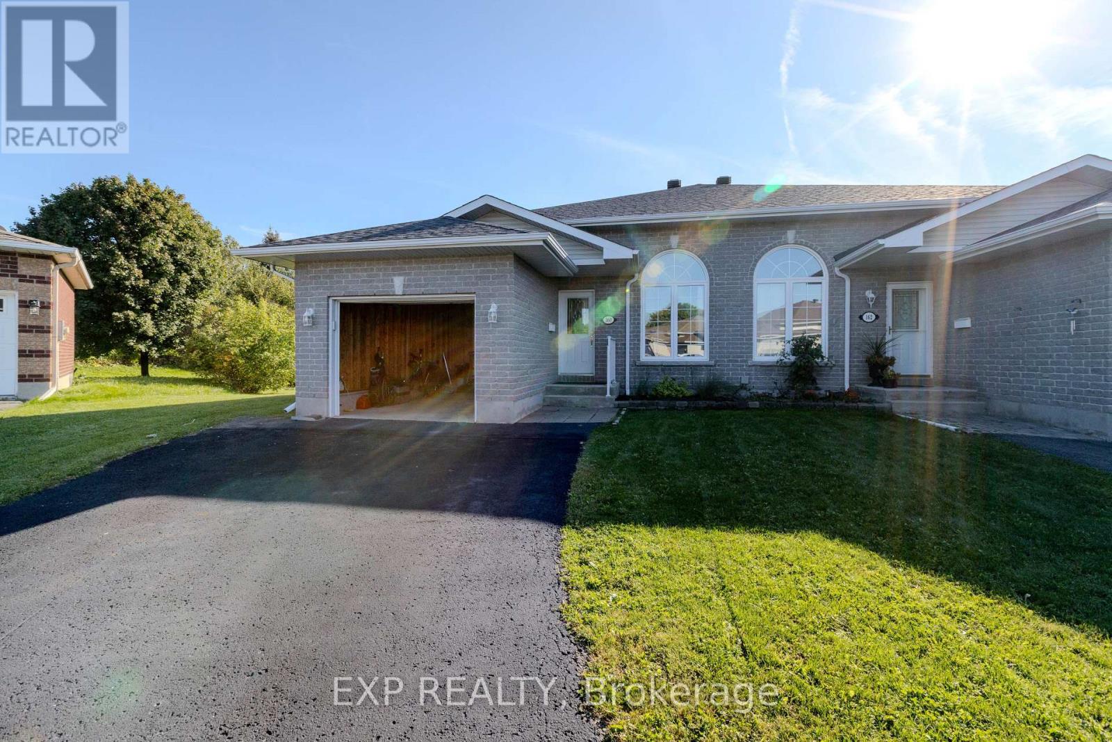 160 Heritage Place, Cornwall, Ontario  K6J 5V6 - Photo 1 - X13833048