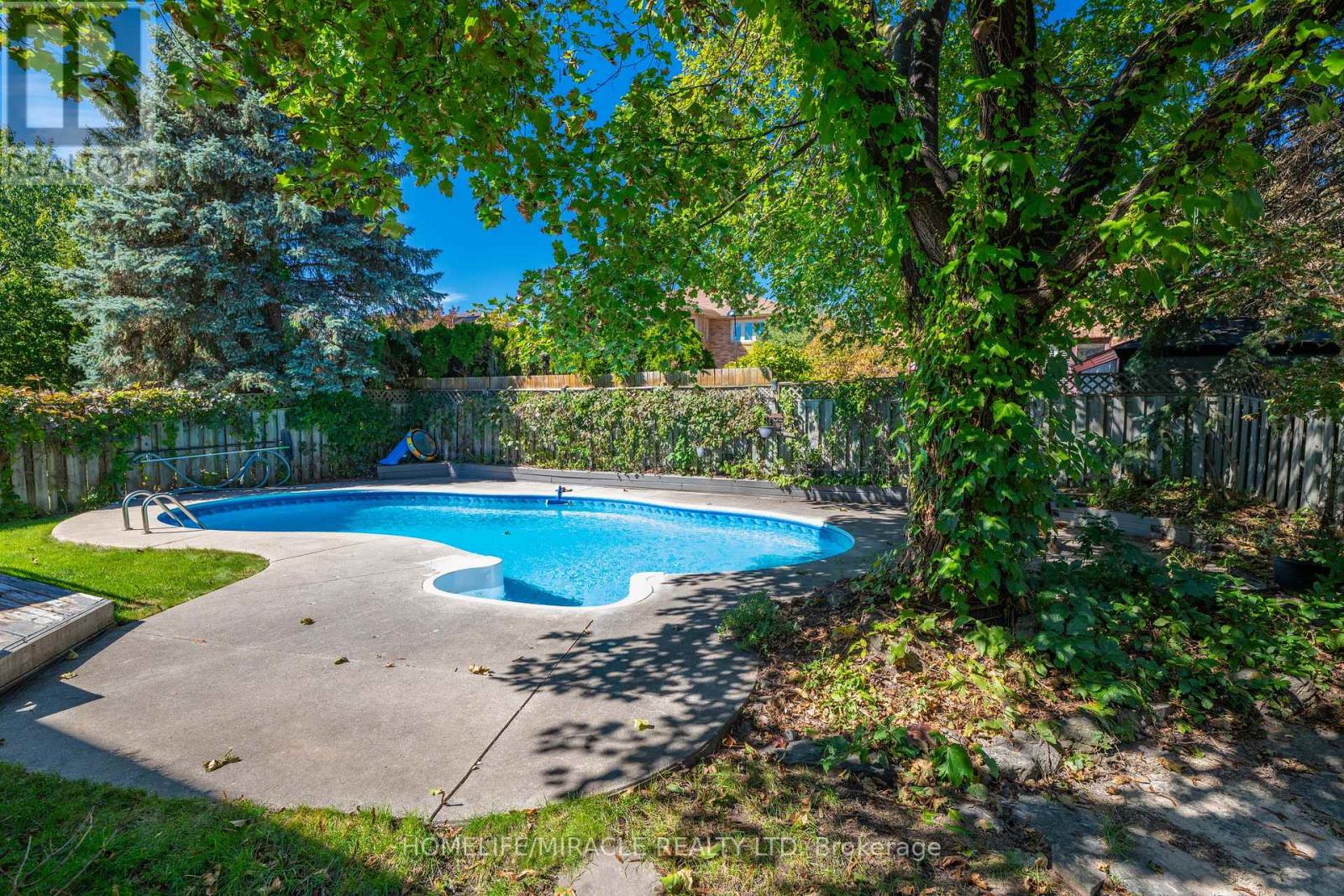 9 Iris Crescent, Brampton, Ontario  L6Z 3H8 - Photo 42 - W13833054