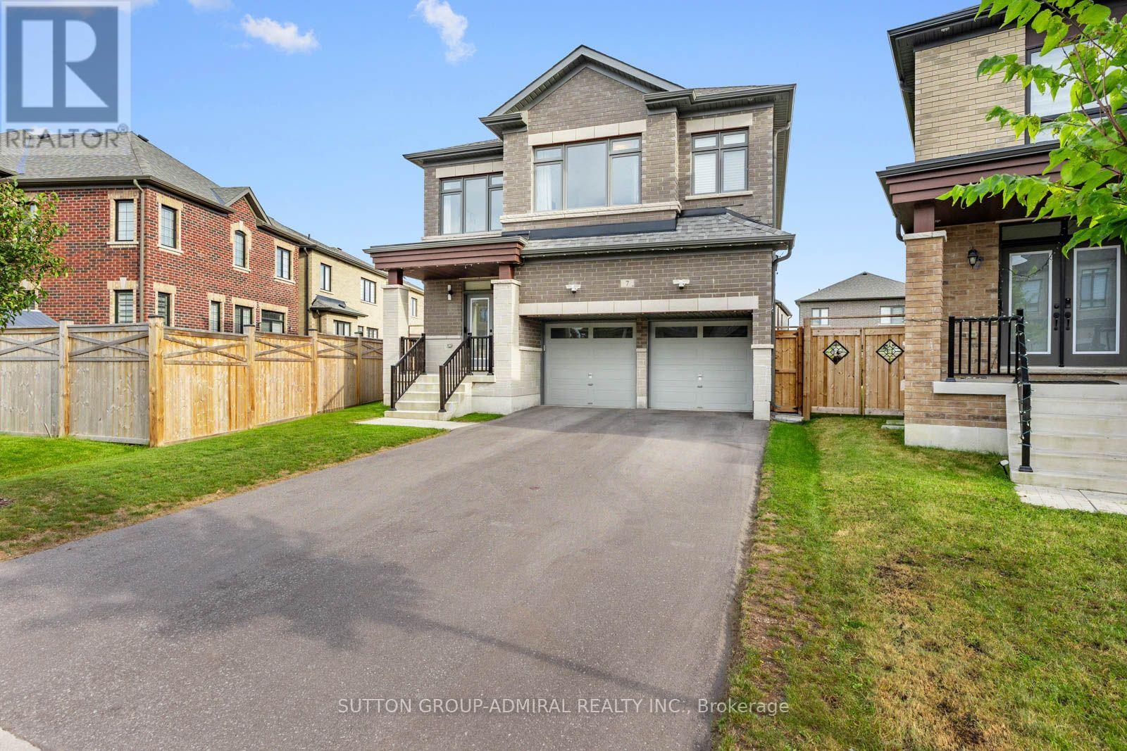 7 Priory Drive, Whitby, Ontario L1P 0K9 - Photo 2 - E13817780
