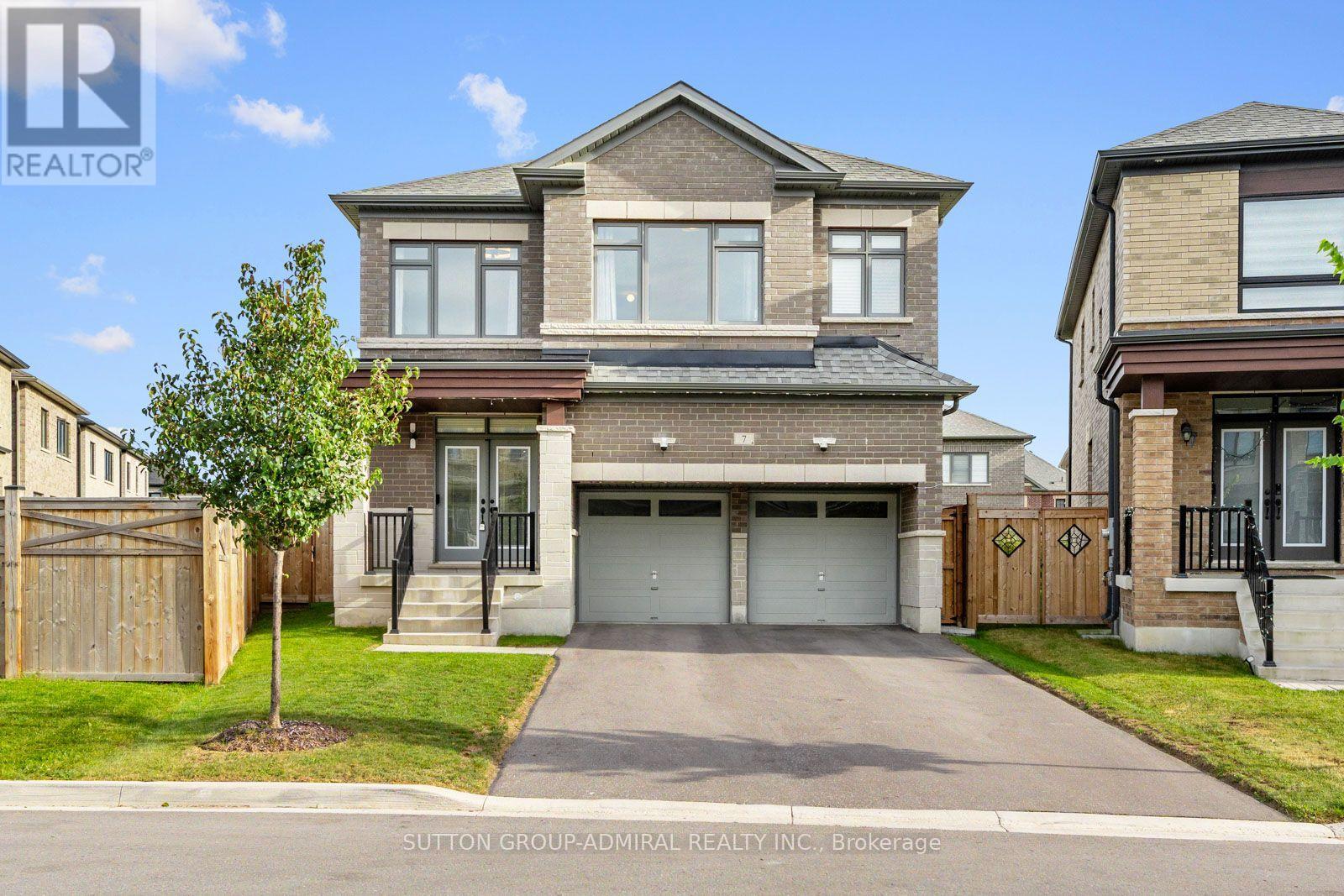 7 PRIORY DRIVE, Whitby, Ontario