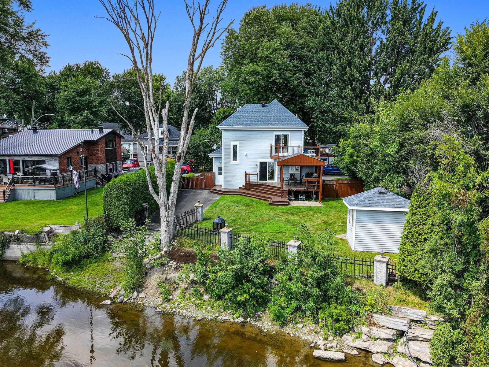 426 Rue Goyer Bois-des-Filion Quebec Canada J6Z1A4 3