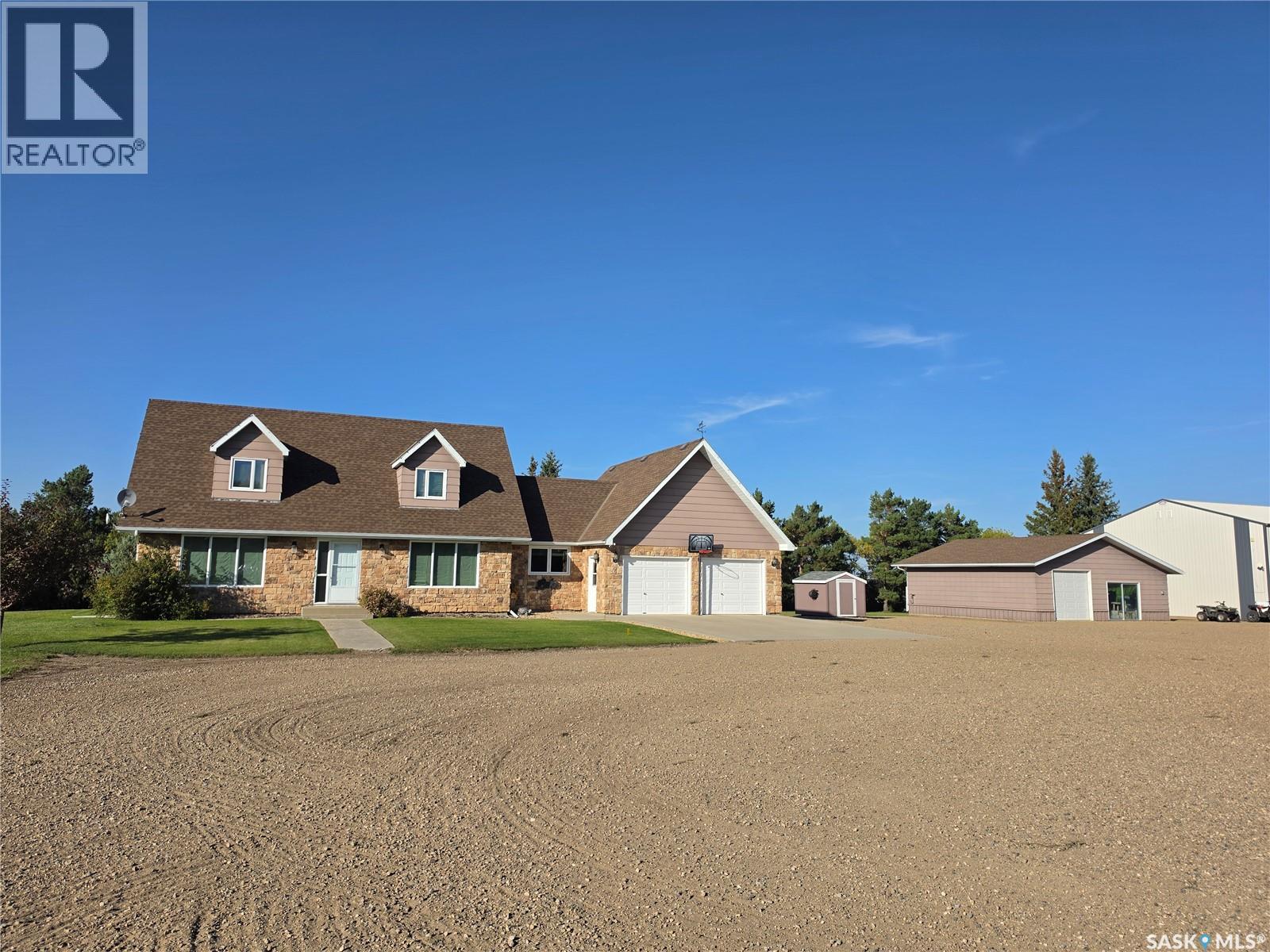 Lake Acreage, round valley rm no. 410, Saskatchewan