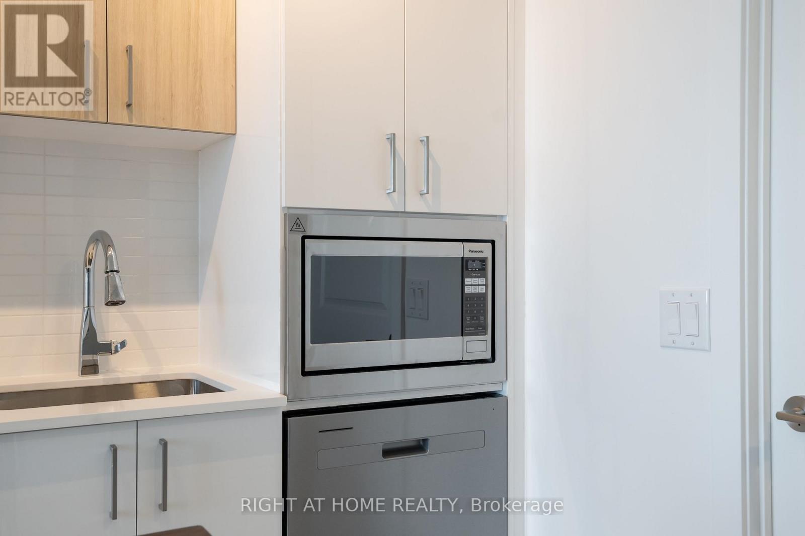 2406 - 50 Upper Mall Way, Vaughan, Ontario L4J 0L8 - Photo 14 - N13833076