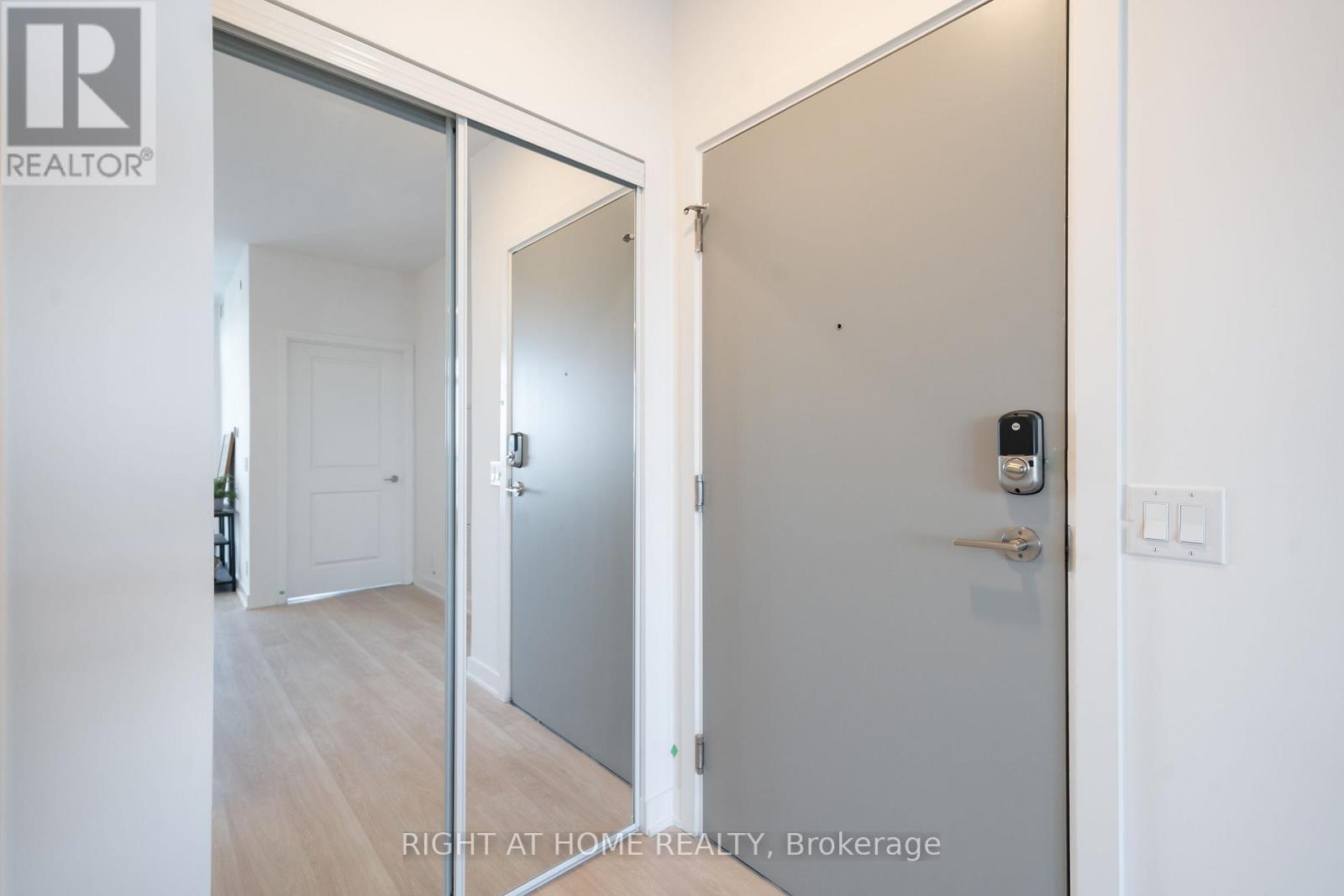 2406 - 50 Upper Mall Way, Vaughan, Ontario L4J 0L8 - Photo 23 - N13833076