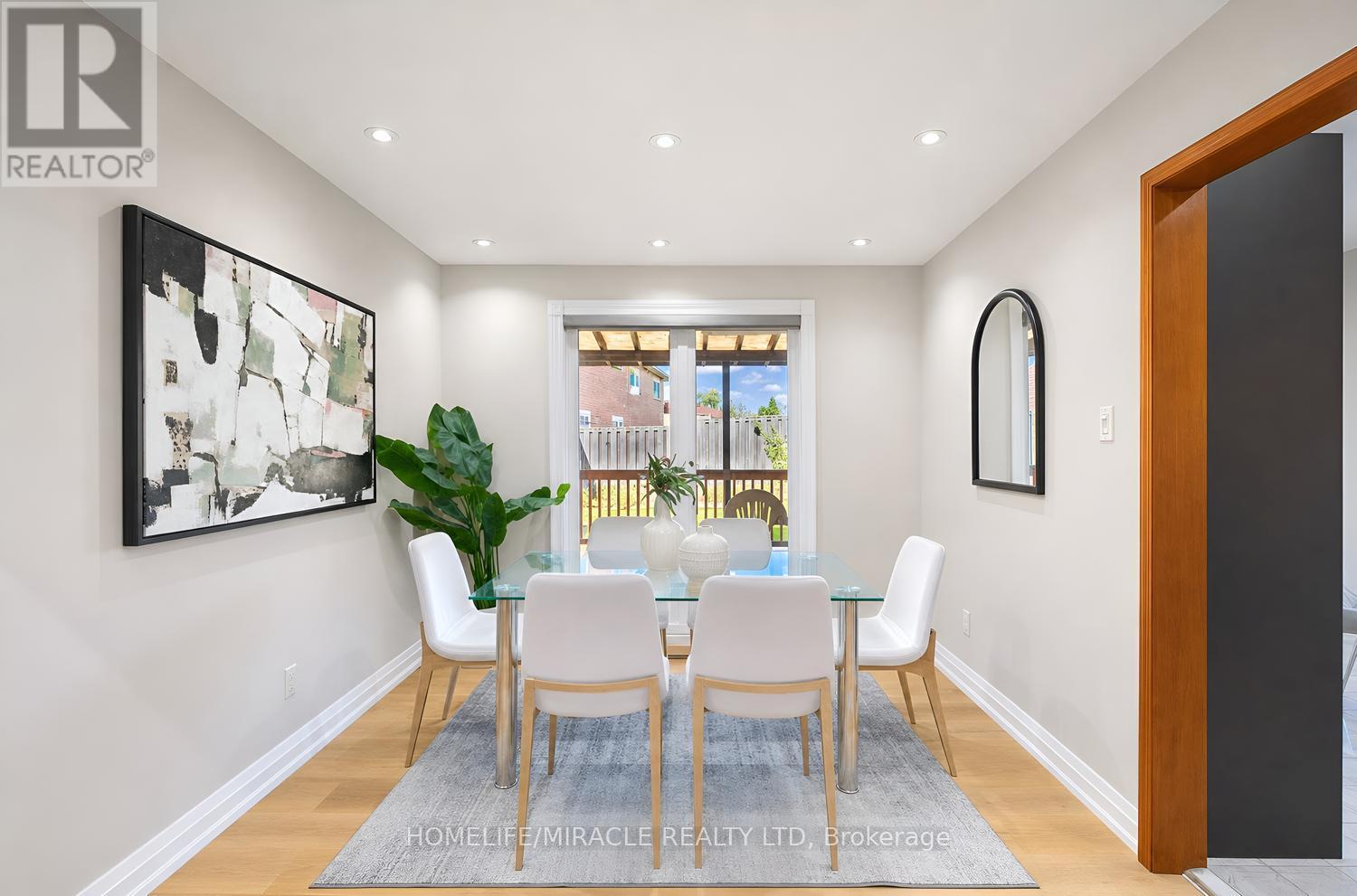 8 Loire Court, Toronto, Ontario  M9V 4Z7 - Photo 11 - W13833062