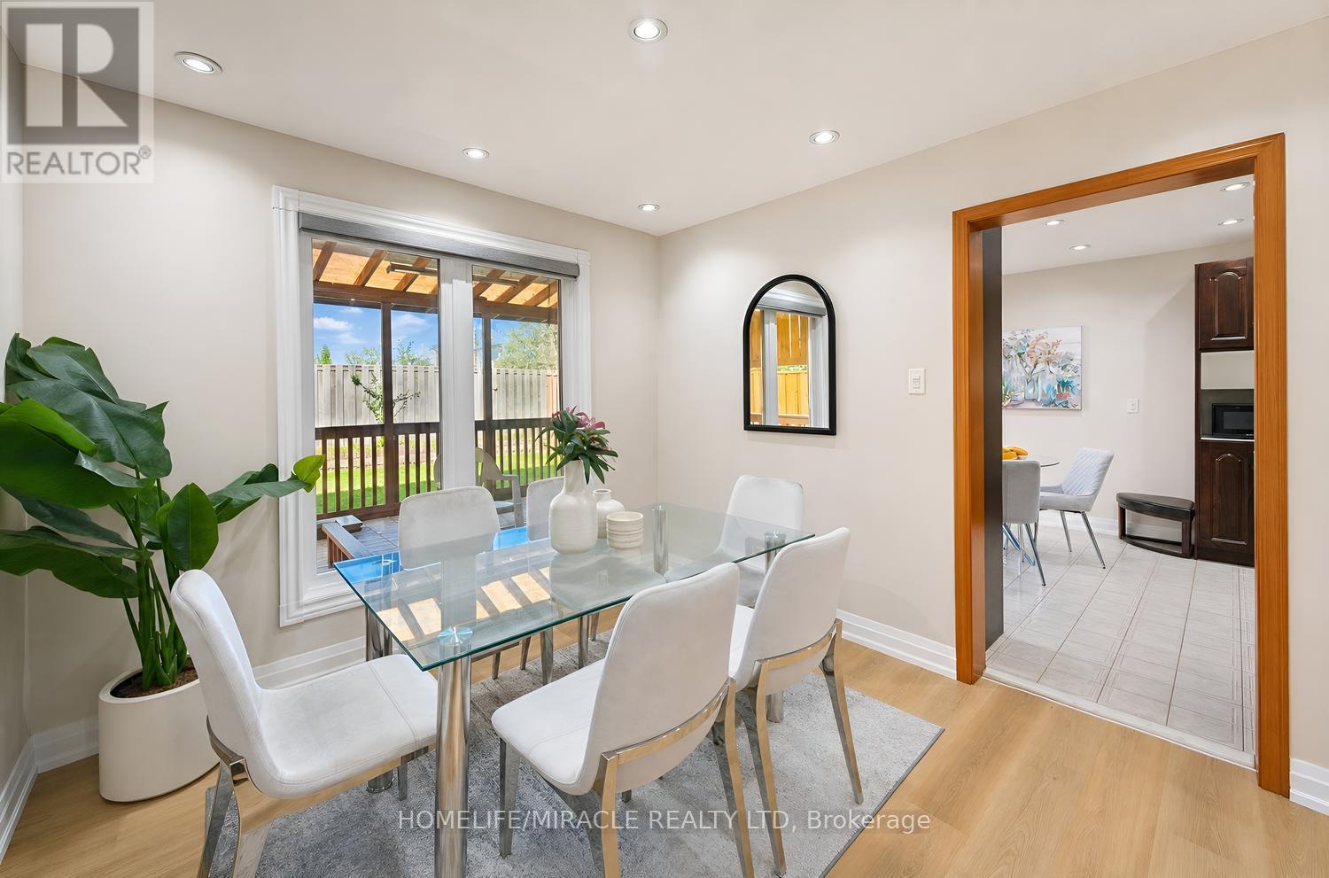 8 Loire Court, Toronto, Ontario  M9V 4Z7 - Photo 12 - W13833062