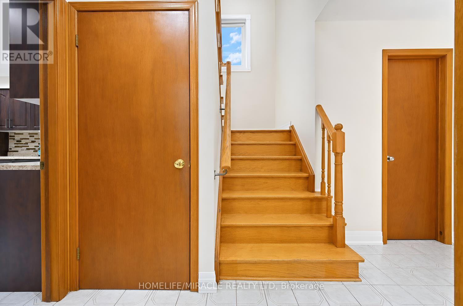 8 Loire Court, Toronto, Ontario  M9V 4Z7 - Photo 20 - W13833062