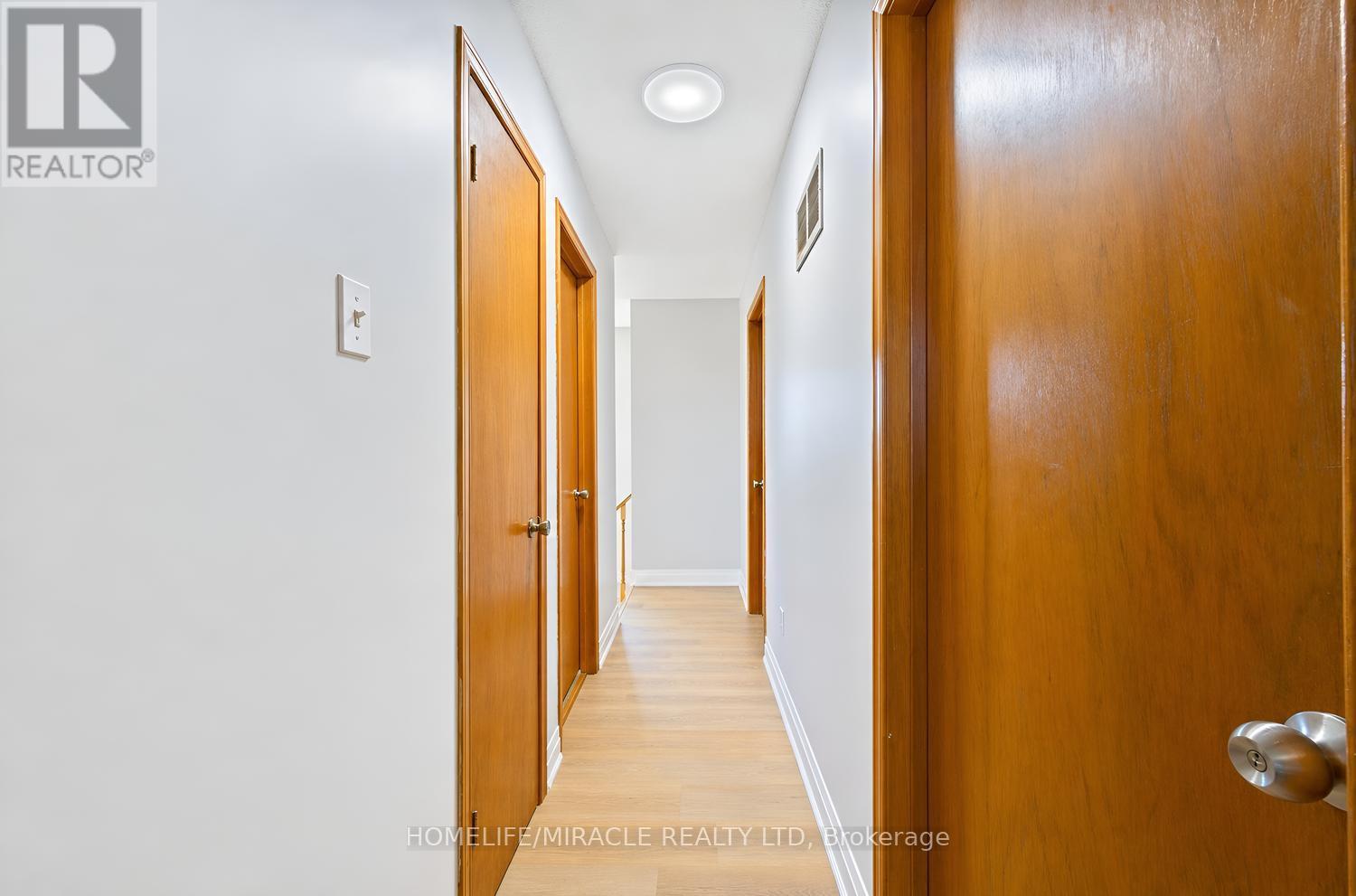 8 Loire Court, Toronto, Ontario  M9V 4Z7 - Photo 22 - W13833062