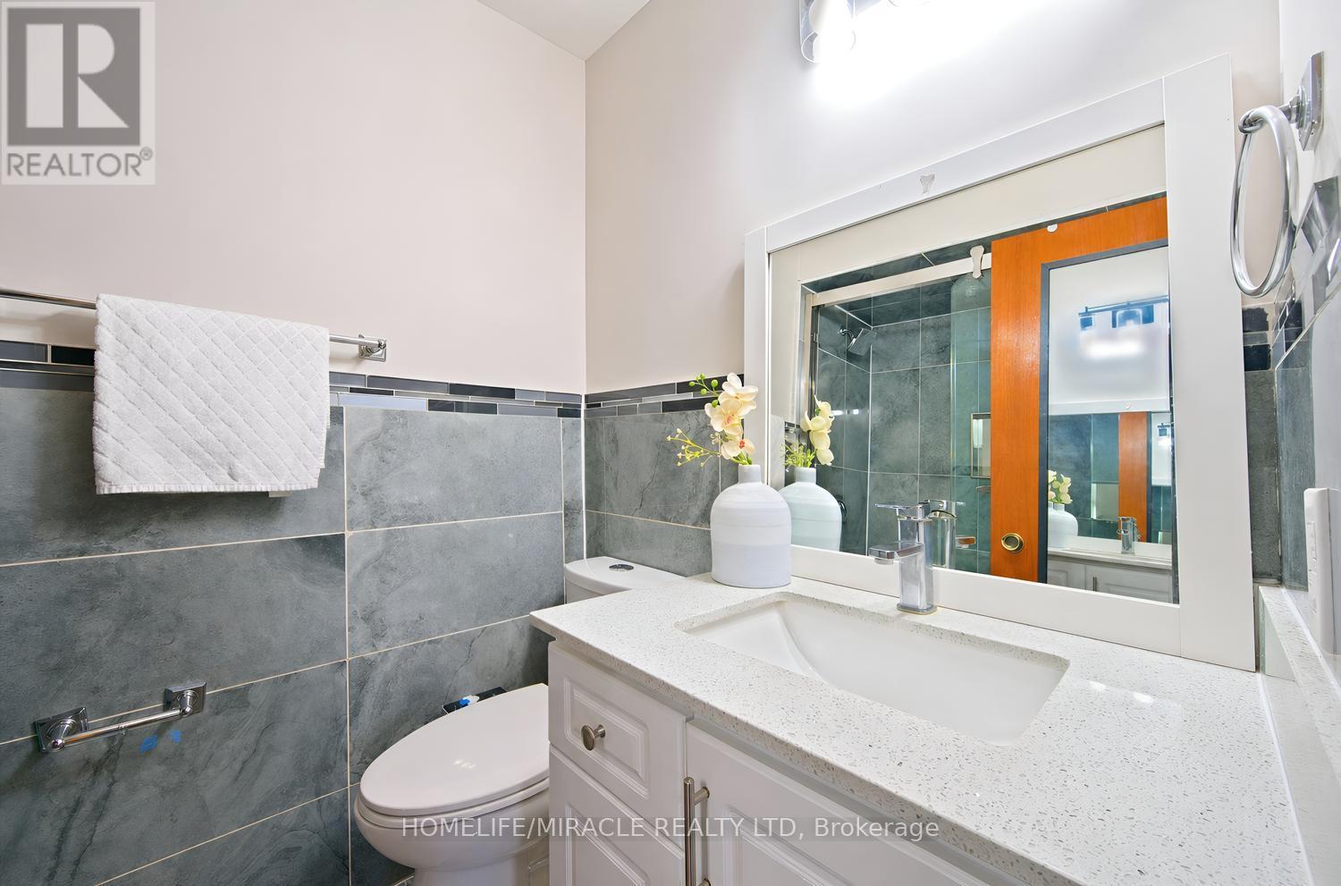 8 Loire Court, Toronto, Ontario  M9V 4Z7 - Photo 27 - W13833062
