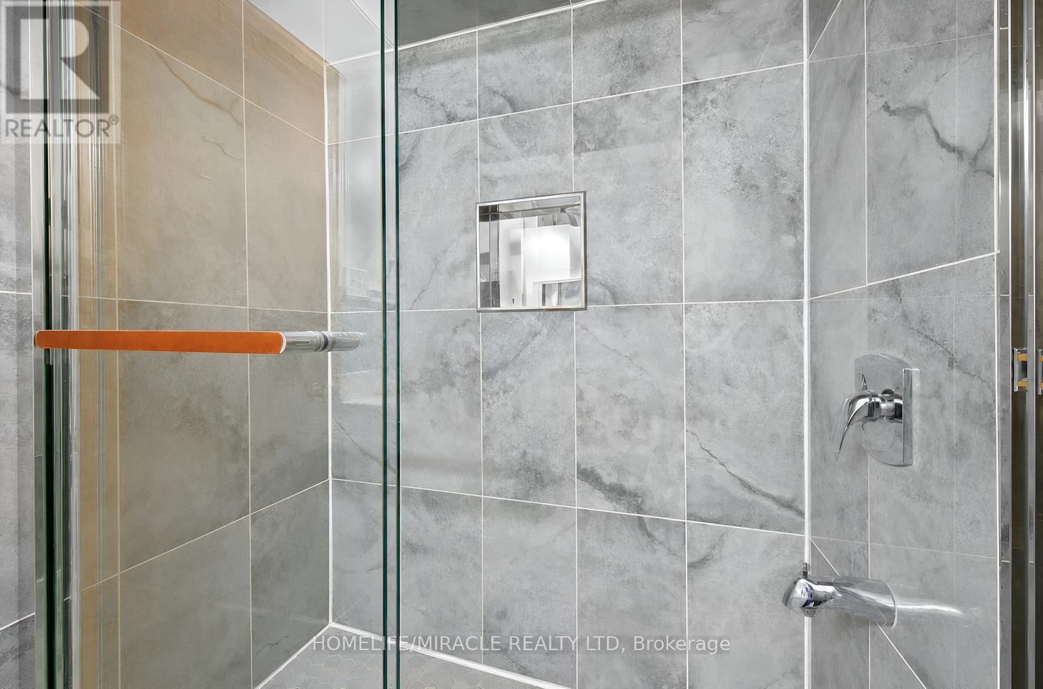 8 Loire Court, Toronto, Ontario  M9V 4Z7 - Photo 28 - W13833062