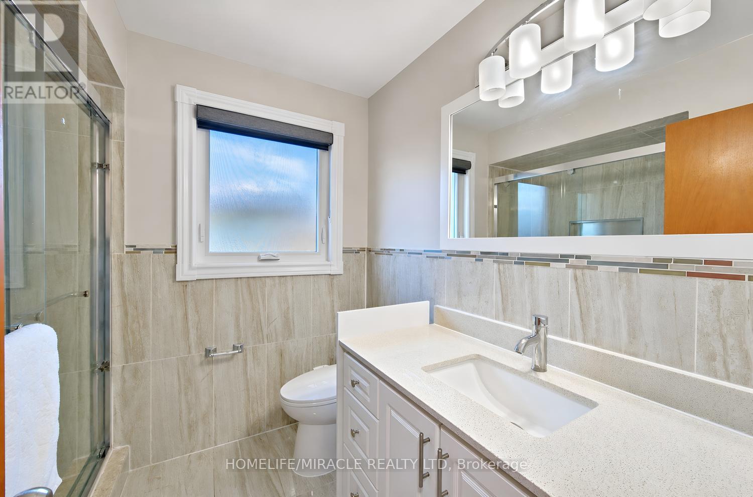8 Loire Court, Toronto, Ontario  M9V 4Z7 - Photo 36 - W13833062
