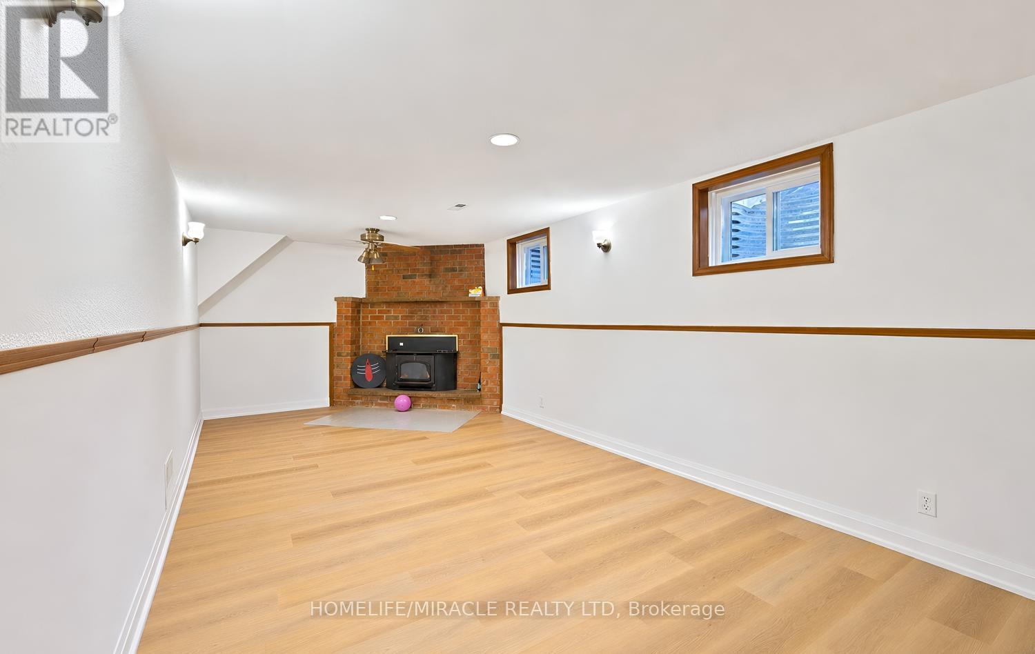 8 Loire Court, Toronto, Ontario  M9V 4Z7 - Photo 40 - W13833062
