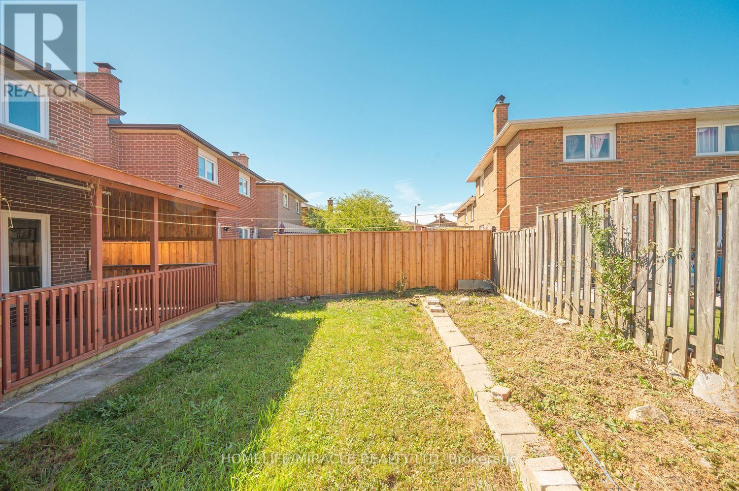 8 Loire Court, Toronto, Ontario  M9V 4Z7 - Photo 50 - W13833062