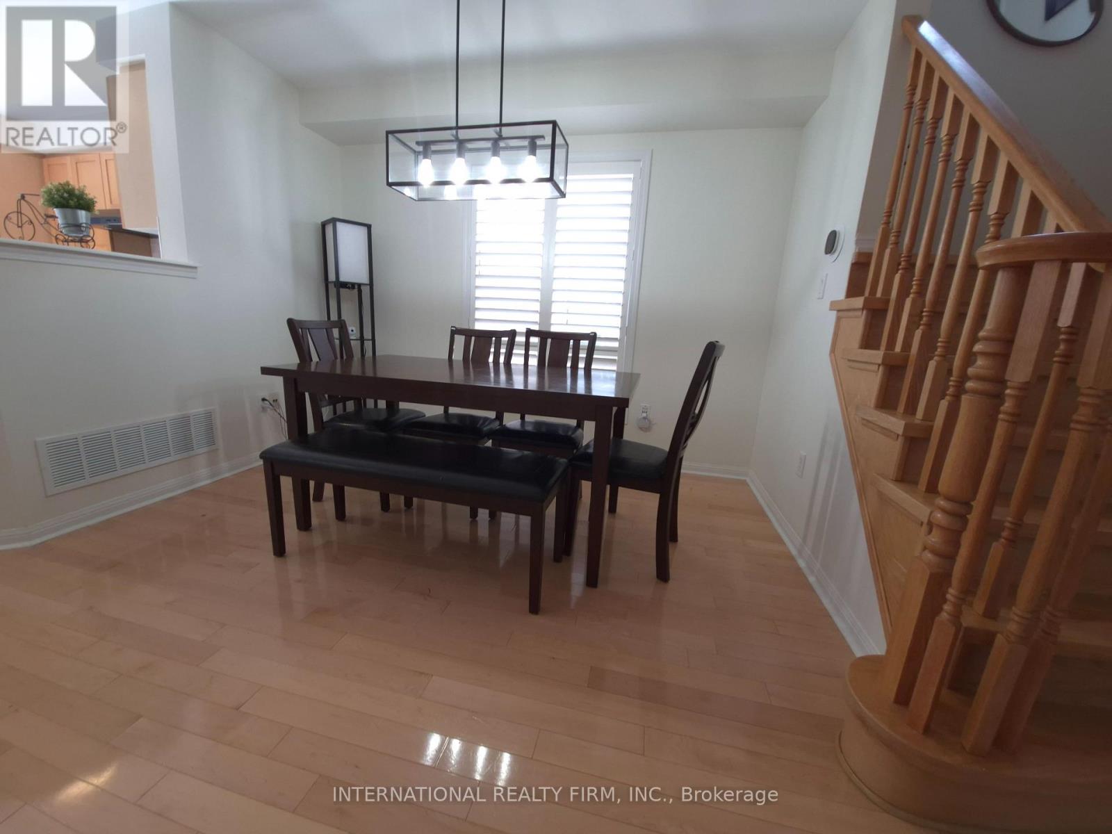 2588 Valleyridge Drive, Oakville, Ontario  L6M 5H5 - Photo 4 - W13833066
