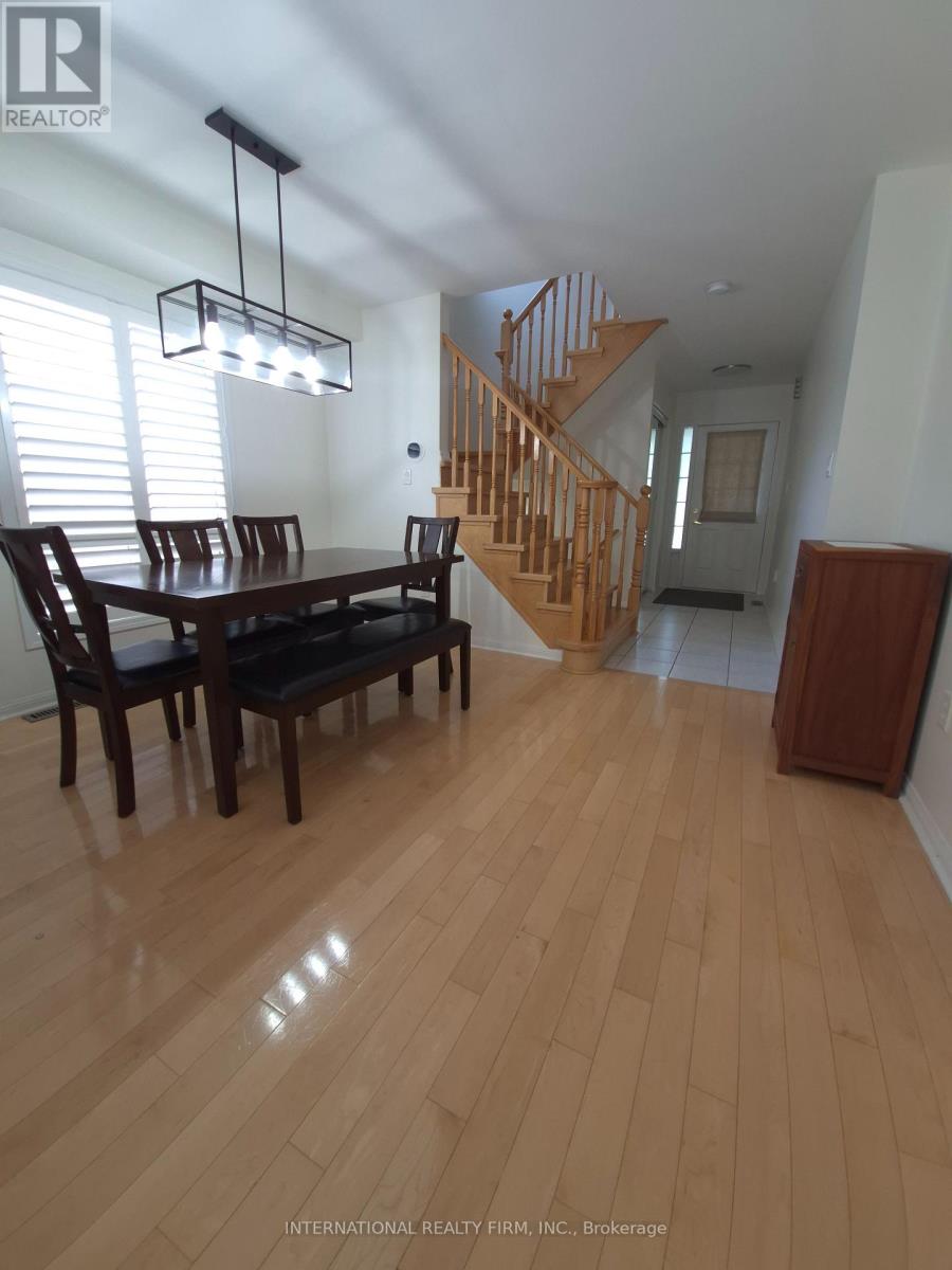 2588 Valleyridge Drive, Oakville, Ontario  L6M 5H5 - Photo 8 - W13833066