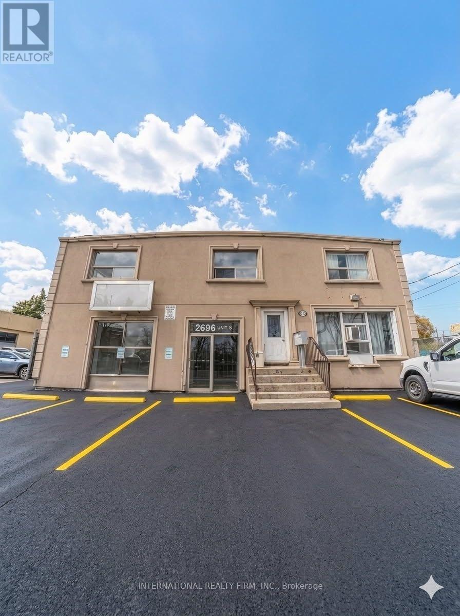 5 - 2696 ST CLAIR AVENUE W, Toronto, Ontario