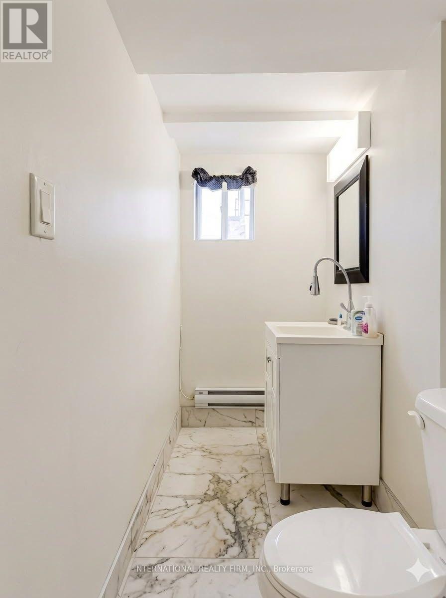 5 - 2696 St Clair Avenue W, Toronto, Ontario  M6N 1M2 - Photo 3 - W13833072
