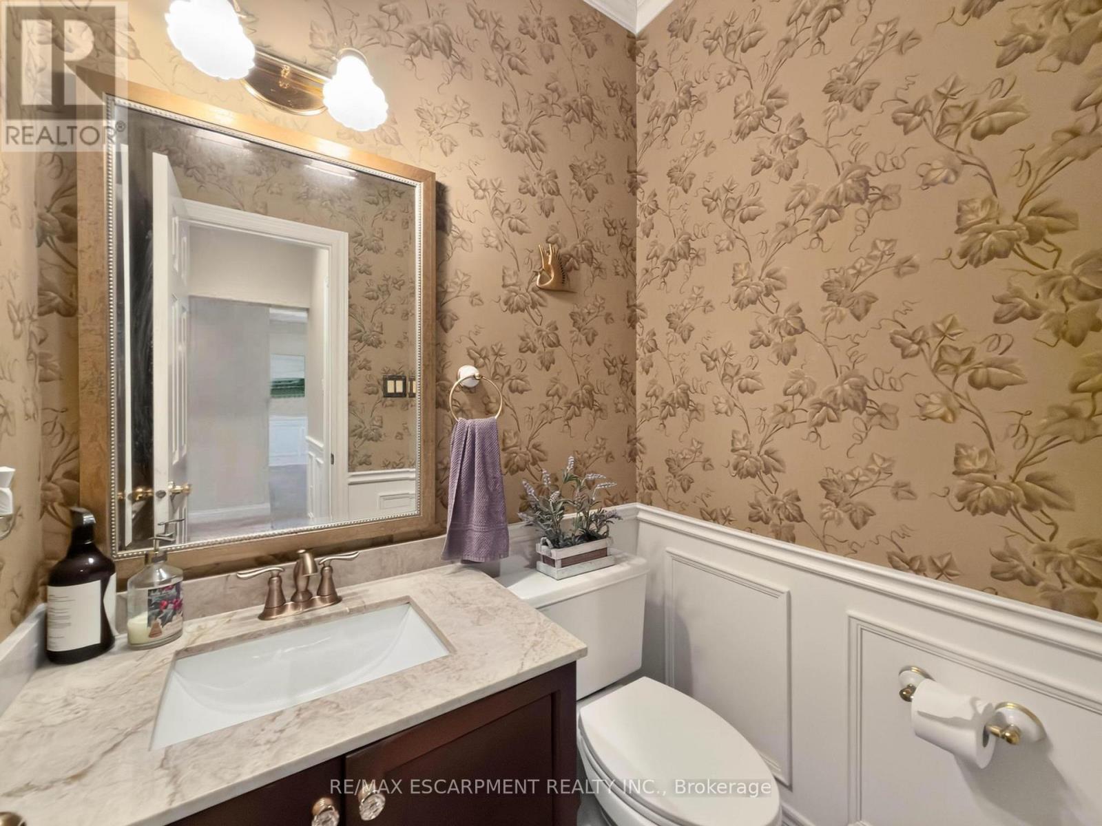 74 Davidson Boulevard, Hamilton, Ontario  L9H 6Y1 - Photo 9 - X13833078