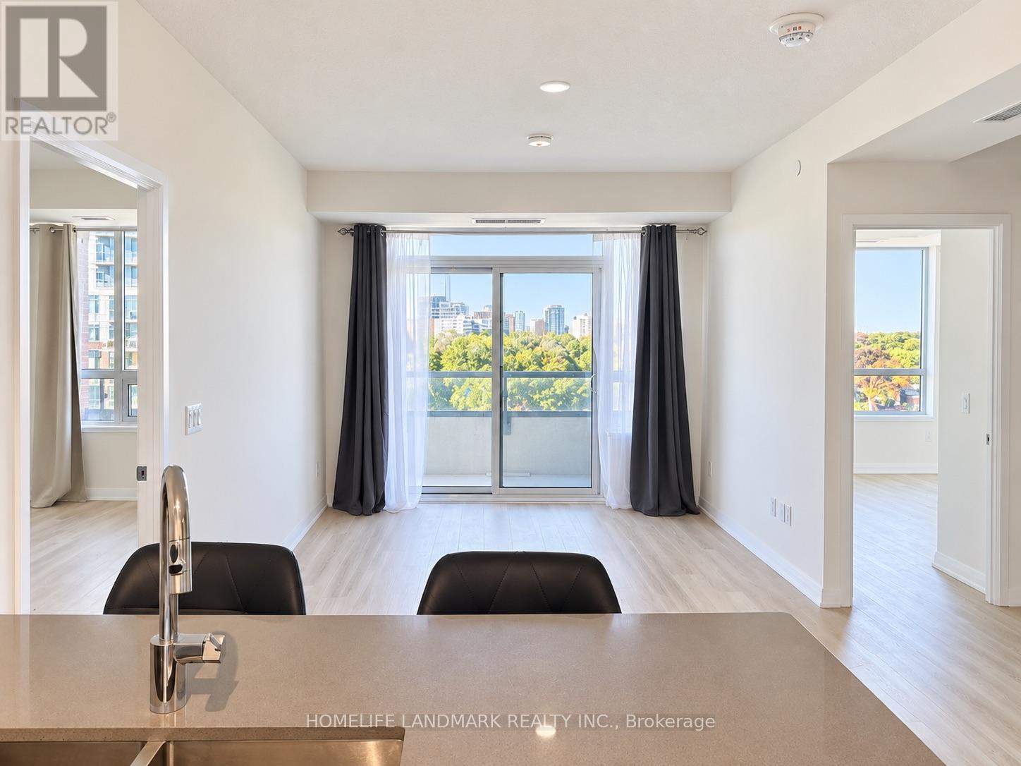 703 - 3260 Sheppard Avenue E, Toronto, Ontario  M1T 0B5 - Photo 4 - E13826922