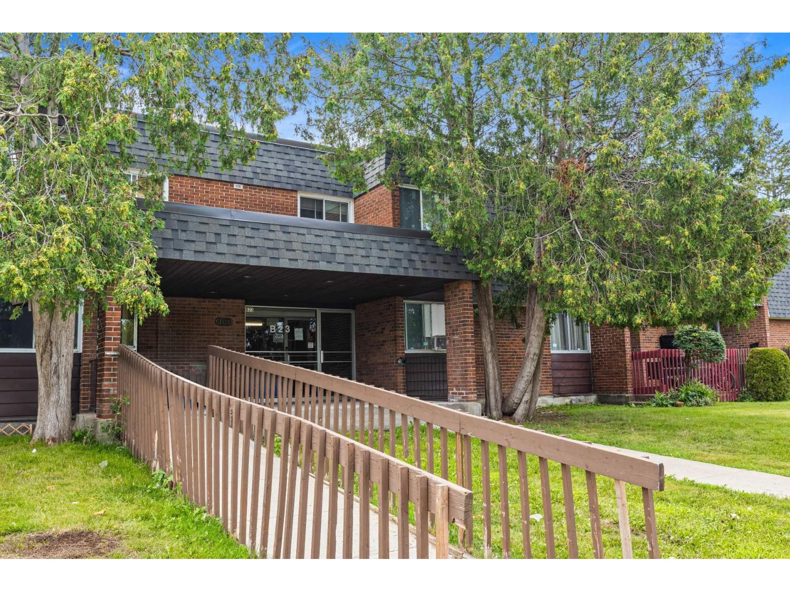 101 Rue Angora|#112 Dollard-des-Ormeaux Quebec Canada H9B1W6 2